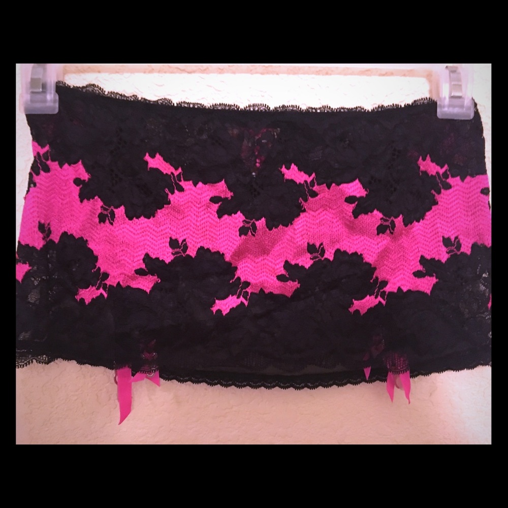 Very Sexy garter belt